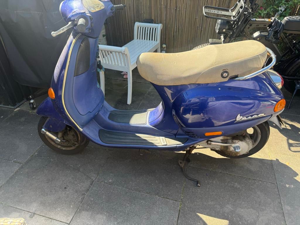 Piaggio Vespa ET2 uit 2001 - Heeft onderhoud nodig, Fietsen en Brommers, Scooters | Vespa, Ophalen, Gebruikt, Tweetakt, Overige modellen