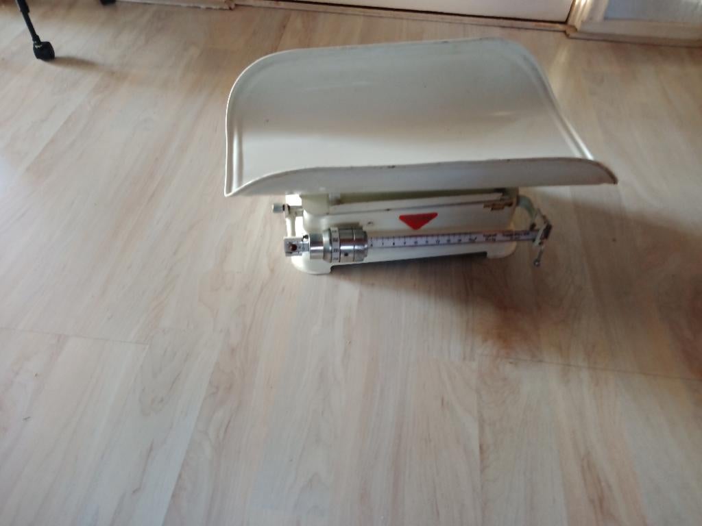 Oude babyweegschaal, Verzenden, Gebruikt