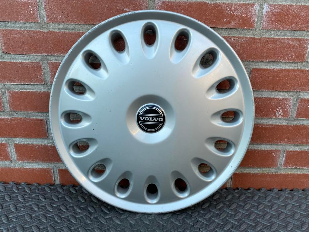 1 originele Volvo V40 en S40 wieldop 15 inch, Ophalen of Verzenden, Gebruikt