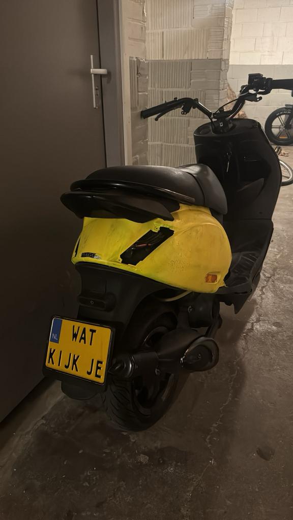 Piaggio Zip 70CC 2T, Fietsen en Brommers, Scooters | Piaggio, Ophalen, Tweetakt, Zo goed als nieuw, 70 cc