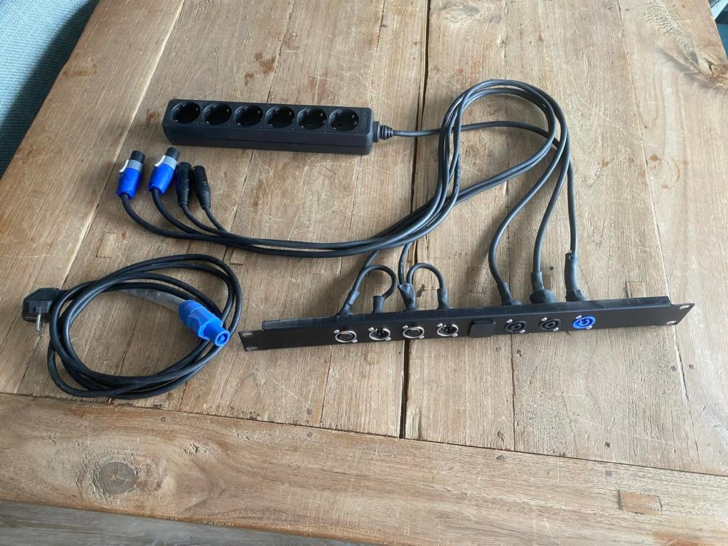 Luxe aansluitpaneel: Speakon, Powercon, XLR + Powerconkabel, Muziek en Instrumenten, Ophalen of Verzenden, Zo goed als nieuw, Nvt