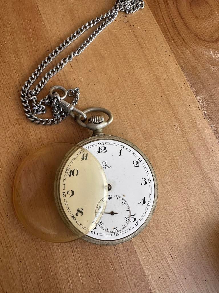 Antiek Omega Zakhorloge met Ketting - Zilverkleurig, Overige materialen, Zakhorloge, 1900 tot 1930, Ophalen of Verzenden