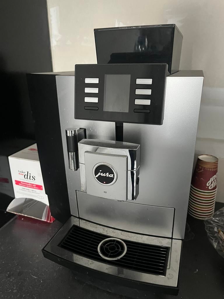 TE KOOP.  JURA X8, 10 kopjes of meer, Ophalen of Verzenden, Zo goed als nieuw, Koffiemachine
