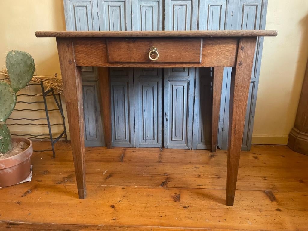 Notenhout Tafeltje Keukentafeltje Werktafeltje Frans antiek, Ophalen