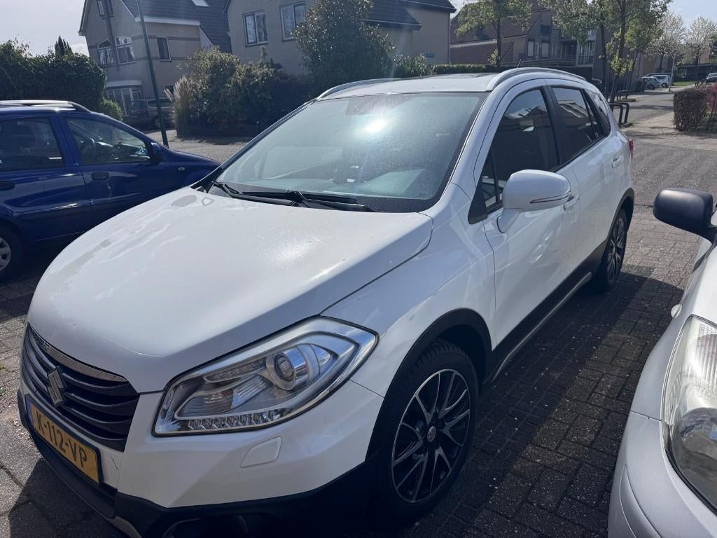 Suzuki S-Cross 1.6 88KW 2014 Wit, Voorwielaandrijving, 4 cilinders, 400 kg, 1200 kg
