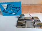 Märklin 7390 mechanische overweg in OVP, Wisselstroom, Gebruikt, Rails, Ophalen of Verzenden