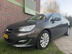 Opel Astra 1.4 Turbo Cosmo*2013*Clima|Nav|Cruise|Led|Lmv|T-h, Euro 5, Zwart, 4 cilinders, 700 kg