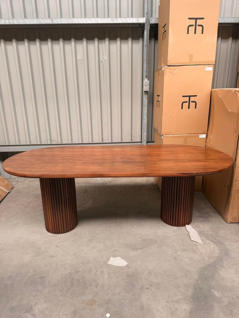 Half ovale notenhouten tafel 220x100 - japandi, Huis en Inrichting, Tafels | Eettafels, 200 cm of meer, Zo goed als nieuw, Ovaal
