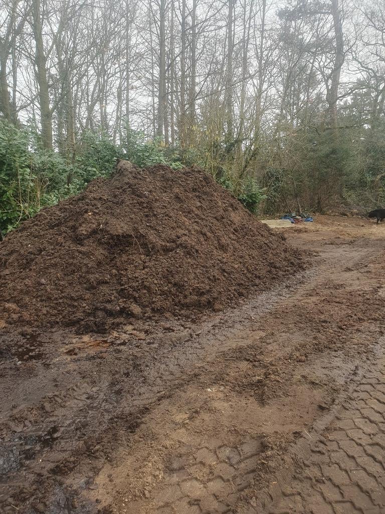 Goede mest gratis af te halen, Ophalen of Verzenden