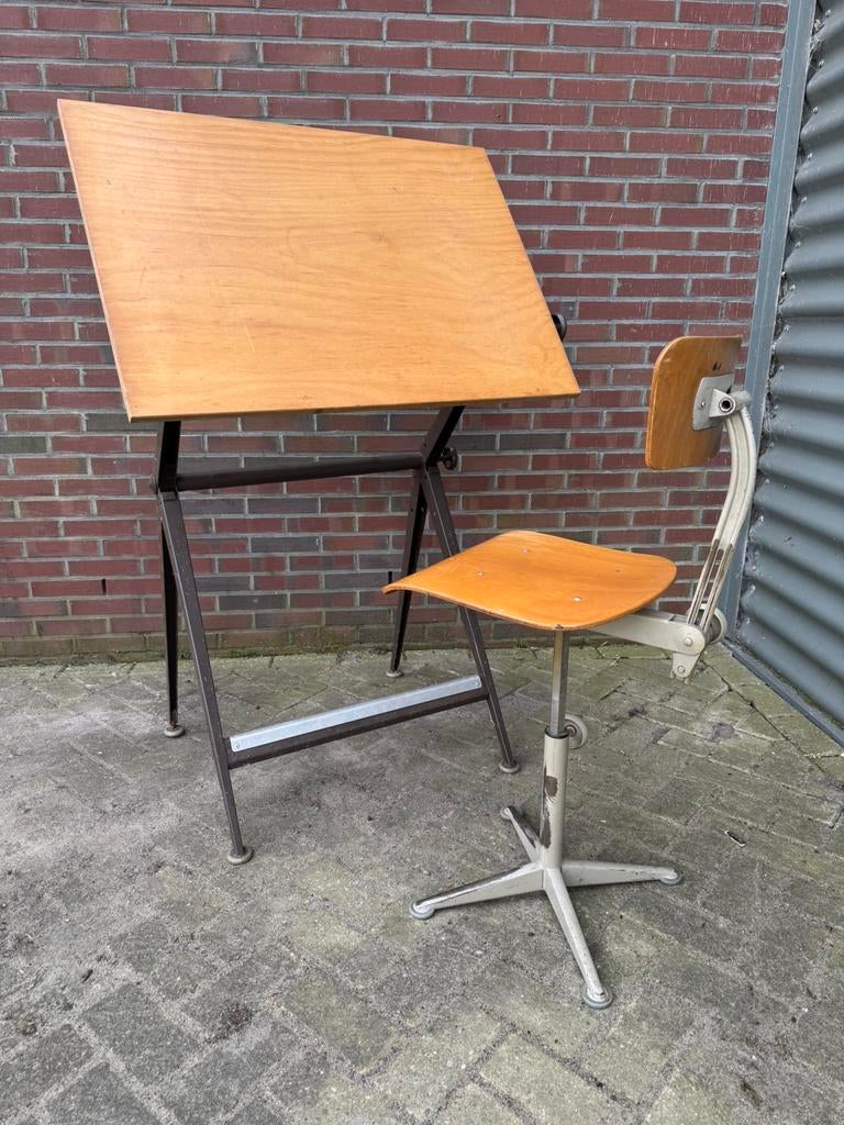 Vintage Industriële Ahrend Cirkel Kramer Marko tekentafels, Ophalen