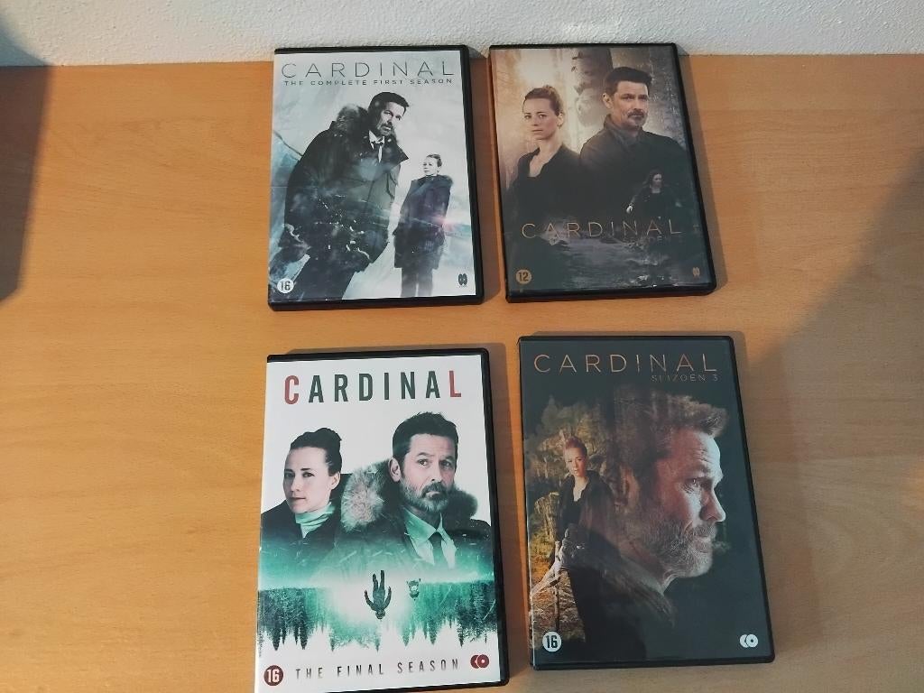 Dvd Pakket met oa Cardinal, Wednesday en The White Lotus, Ophalen of Verzenden, Zo goed als nieuw, Vanaf 12 jaar, Boxset