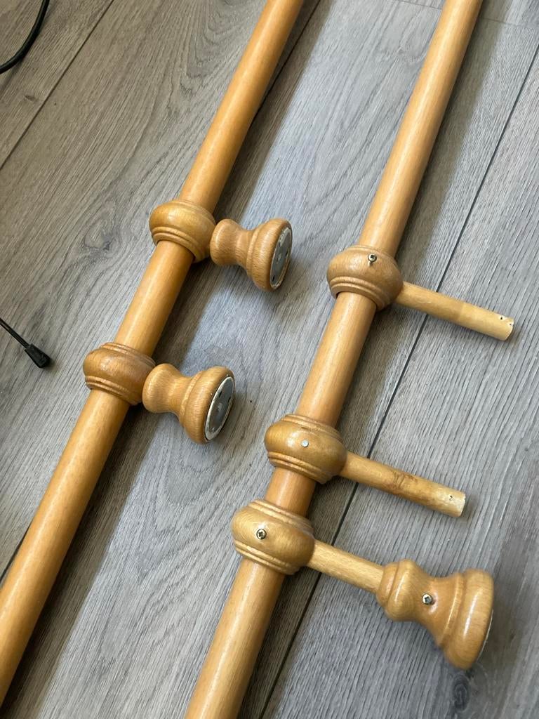 Houten gordijnroedes met houders, Ophalen, Gebruikt, Bruin, 200 cm of meer