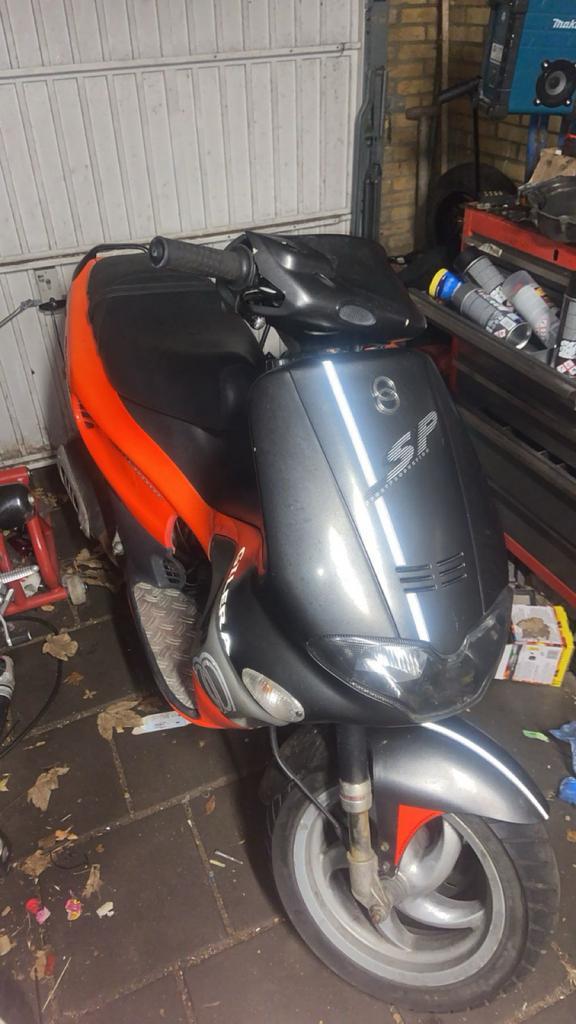 Gilera runner 172cc (brom), Fietsen en Brommers, Scooters | Piaggio, Zo goed als nieuw, Overige modellen, Tweetakt, Ophalen of Verzenden