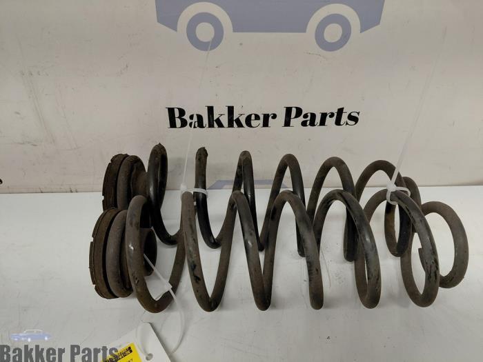 Schroefveer achter van een Volkswagen Polo, Auto-onderdelen, Ophanging en Onderstel, Volkswagen, Gebruikt, 3 maanden garantie