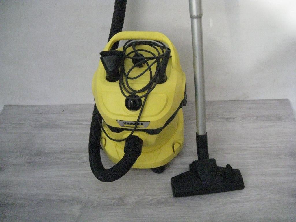 Kärcher Nat- en droogzuiger WD 2 Plus - 1000W - 12L, Ophalen, Gebruikt, Reservoir, Stofzuiger
