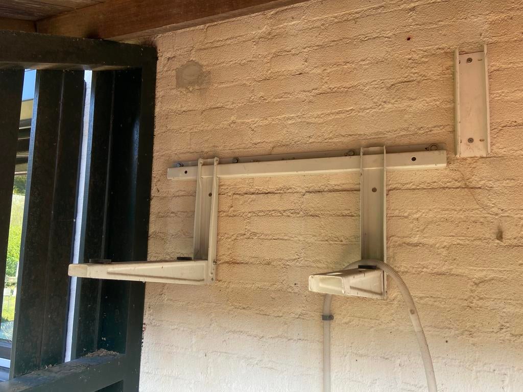 Beugel voor buitenunit van airco, Witgoed en Apparatuur, Airco's, Ophalen, Gebruikt, Minder dan 60 m³, 3 snelheden of meer