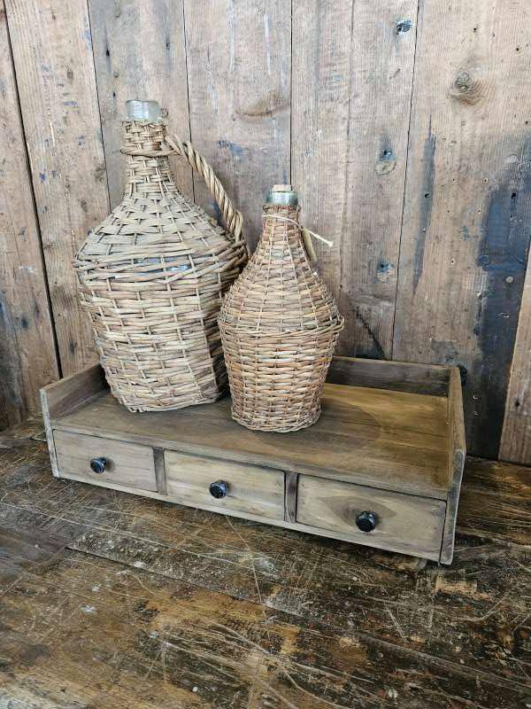 stoer plateau ``WOONWINKEL RUSTIEK``, Antiek en Kunst, Antiek | Woonaccessoires, Ophalen of Verzenden