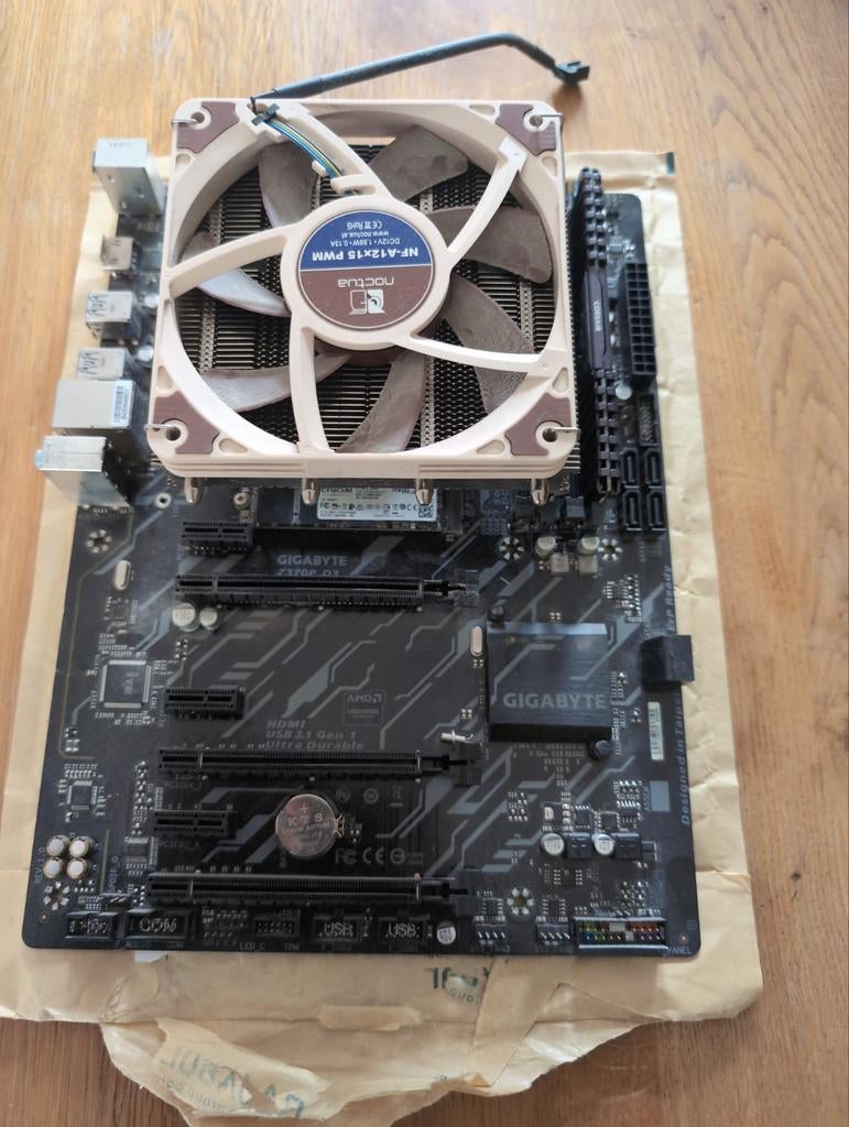 Gigabyte  Z-370P-D3  moederbord met CPU en koeler, Computers en Software, Moederborden, LGA 1151, DDR4, Ophalen of Verzenden, Zo goed als nieuw