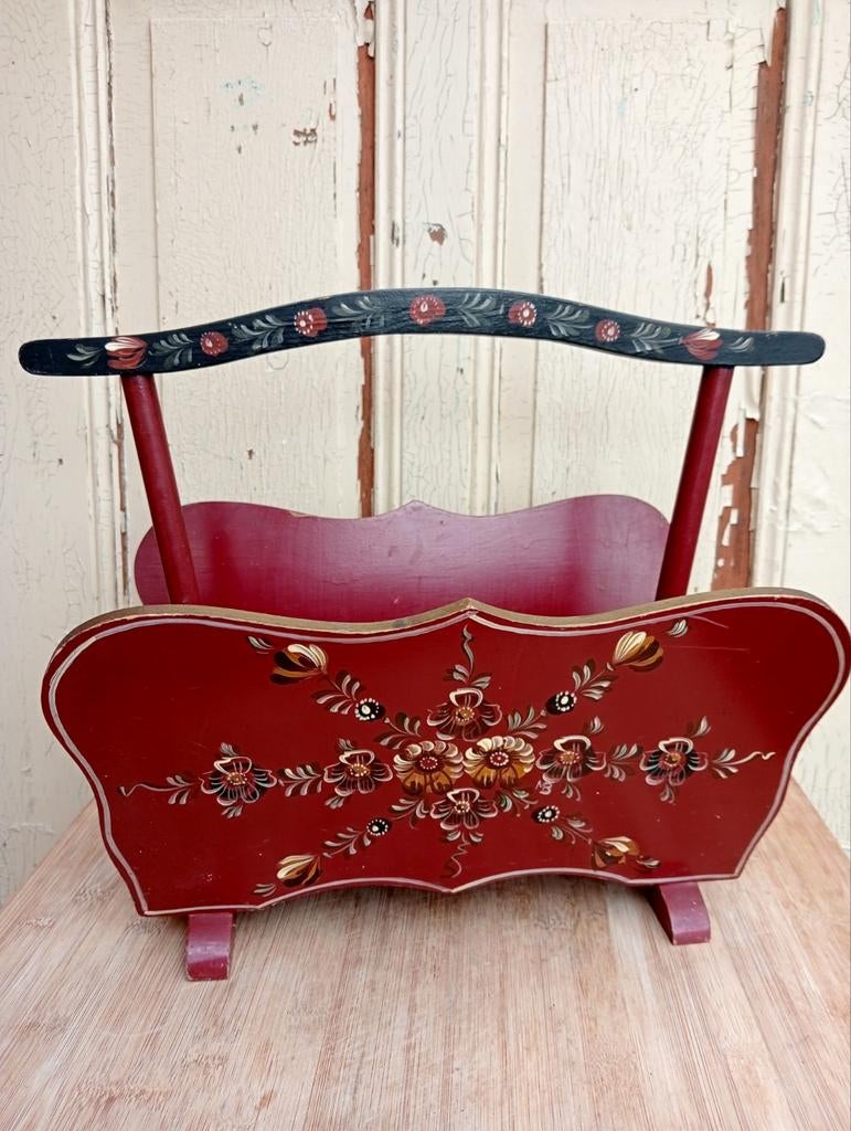 Krantenbak lektuurbak met Hindeloopen beschildering, Ophalen of Verzenden