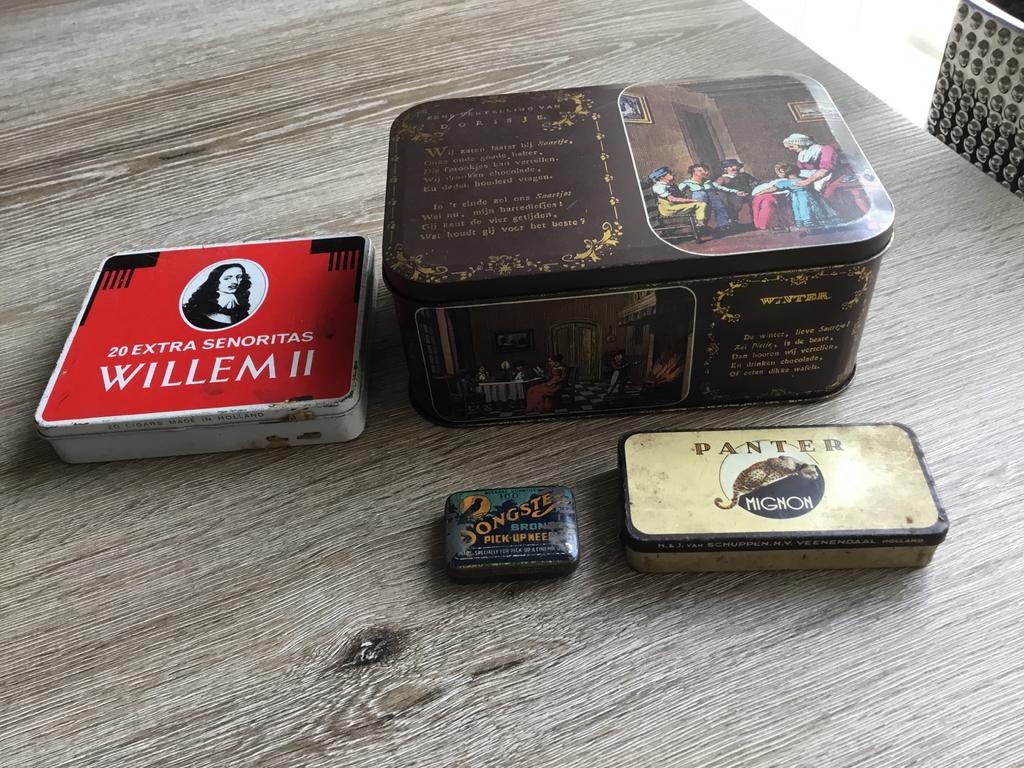 Vier diverse blikken, waaronder Willem II en Panter, Verzamelen, Blikken, Ophalen of Verzenden, Gebruikt, Overige, Overige merken