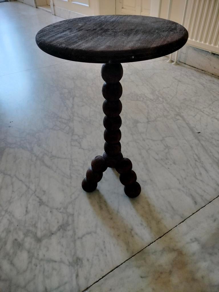 Houten bijzettafeltje met bolpoot, Minder dan 55 cm, Gebruikt, Rond, Ophalen of Verzenden
