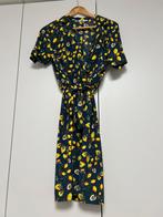 WE fashion jurk citroenen - maat 38 - nieuw staat, Ophalen of Verzenden, Zo goed als nieuw, Maat 38/40 (M), Onder de knie