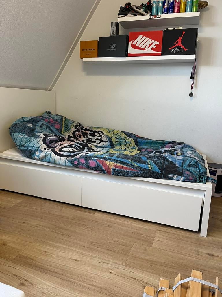 Malm bed ikea 1 persoons, Kinderen en Baby's, Kinderkamer | Bedden, Ophalen, 85 tot 100 cm, Zo goed als nieuw, Lattenbodem