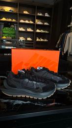 Nike x Sacai Vaporwaffle Black Gum 44,5, Ophalen of Verzenden, Nieuw, Zwart, Sneakers of Gympen
