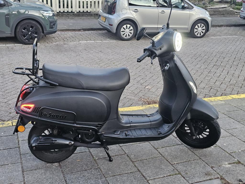 La souris sourini R, Ophalen, Zo goed als nieuw, Benzine