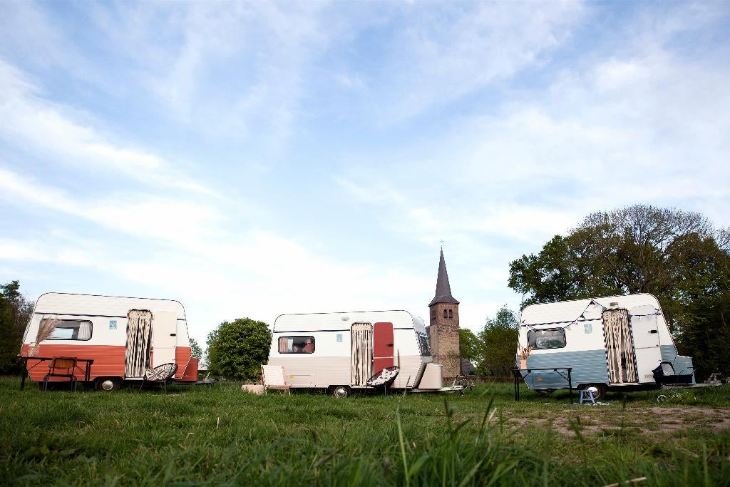 Retro caravan Knaus Komfort, helemaal opgeknapt!, Koelkast, Vast bed, Treinzit, Particulier