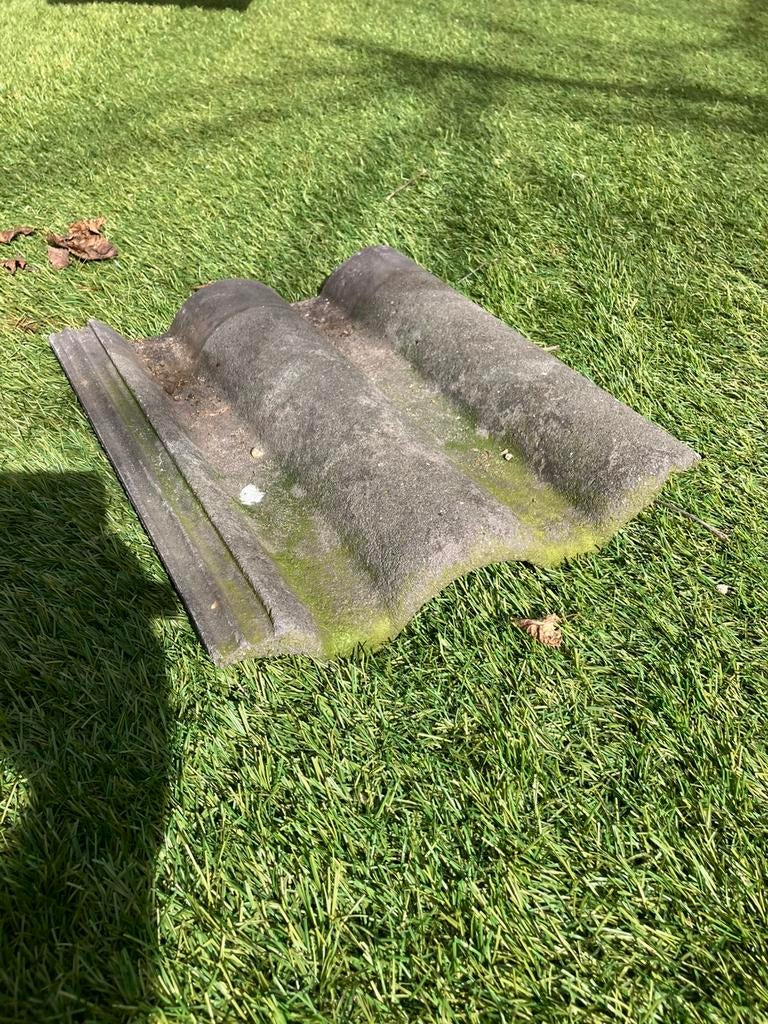 Gratis 30 dakpannen, Doe-het-zelf en Verbouw, Dakpannen en Dakbedekking, Ophalen, Gebruikt, Steen of Klei, 15 m² of meer