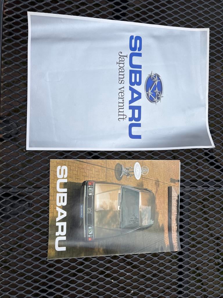 Oude Subaru folders - Unieke verzamelobjecten, Boeken, Ophalen of Verzenden, Gelezen