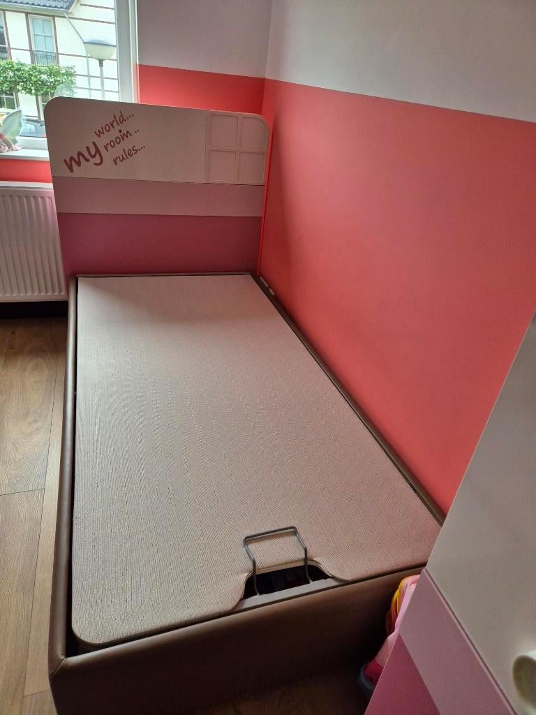 Bellona meisjes bed en kast, Ophalen, 85 tot 100 cm, Zo goed als nieuw, Matras