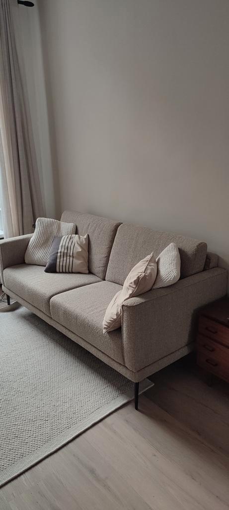 Zo goed als nieuwe 2,5-zitsbank Morgan - Taupe gemêleerd, Huis en Inrichting, Banken | Sofa's en Chaises Longues, Zo goed als nieuw