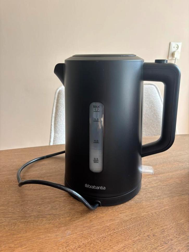 Brabantia waterkoker, 10x gebruikt, ZGAN, nieuw model twv 35, Witgoed en Apparatuur, Waterkokers, Zo goed als nieuw, 1 tot 2 liter