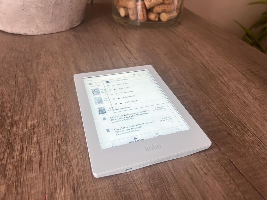 Kobo Aura HD e-reader N204B wit, Computers en Software, E-readers, Ophalen of Verzenden, Zo goed als nieuw