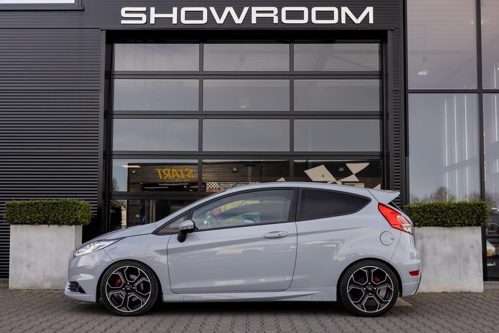 Ford Fiesta 1.6 ST200, 200PK, Camera, Cruise, Navi, Stoelver, Voorwielaandrijving, 1596 cc, 1063 kg, Gebruikt