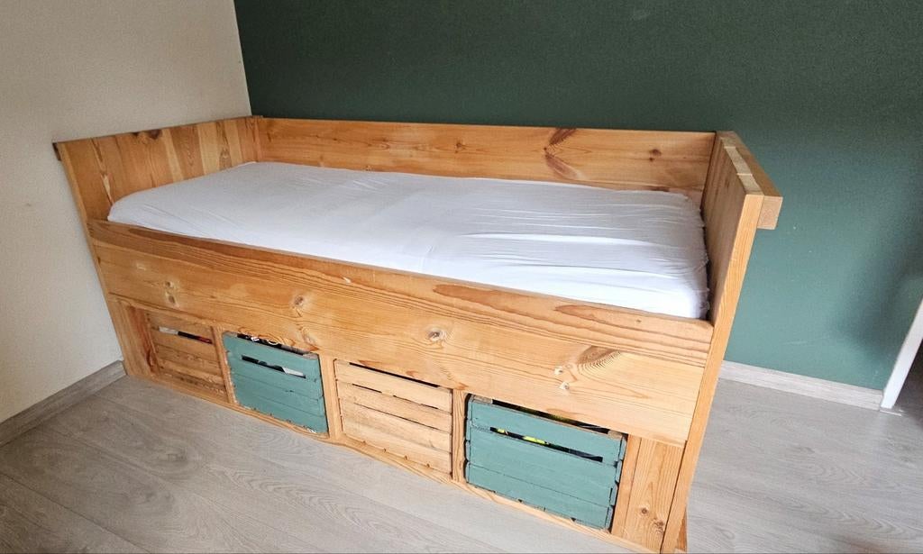 Eenpersoonsbed met fruitkistjes | bed | kajuitbed, Ophalen, Gebruikt, 90 cm, Eenpersoons