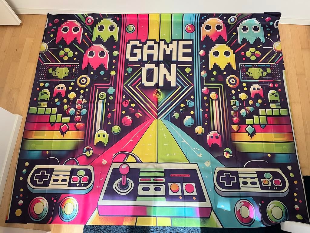 Pac-Man 'Game On' Wandkleed / Banner - Retro Gaming Decorati, Meerkleurig, Nieuw, Ophalen of Verzenden, Modern
