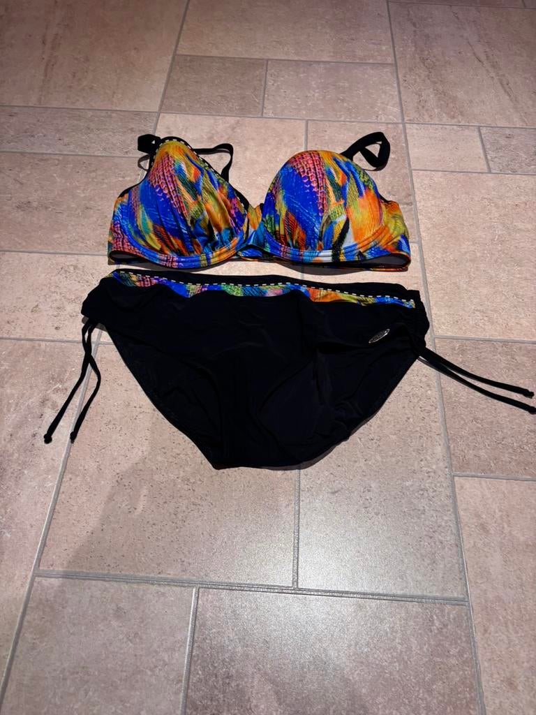 Bikini maat 44/46, Kleding | Dames, Badmode en Zwemkleding, S, Blauw, Ophalen of Verzenden, Zo goed als nieuw