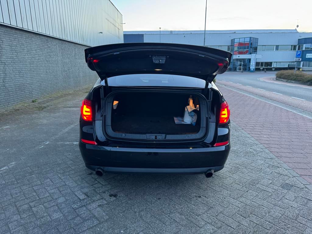 BMW 535 GT Automaat 306PK | Pano | Leer | 360 Cam | 2013, Auto's, BMW, Automaat, Zwart, 1915 kg, Particulier