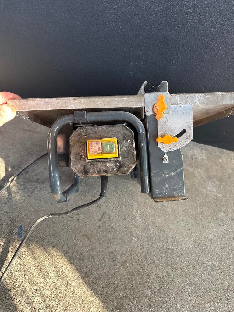 Gebruikte Tegelzaagmachine - Ideaal voor klussers, Gebruikt, Overige typen, 600 tot 1200 watt, Ophalen of Verzenden