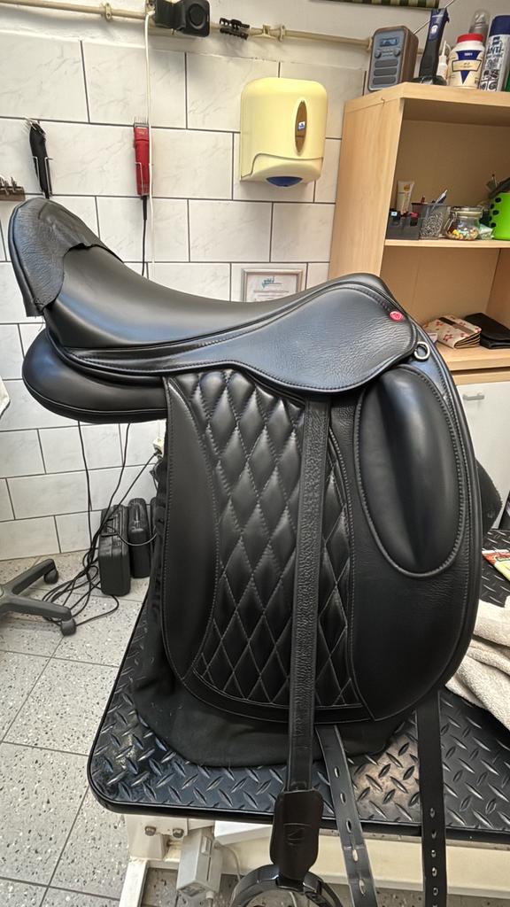 complete set Edix Tariq zadel 18 inch, Dieren en Toebehoren, Ophalen of Verzenden, Zo goed als nieuw, Dressuur