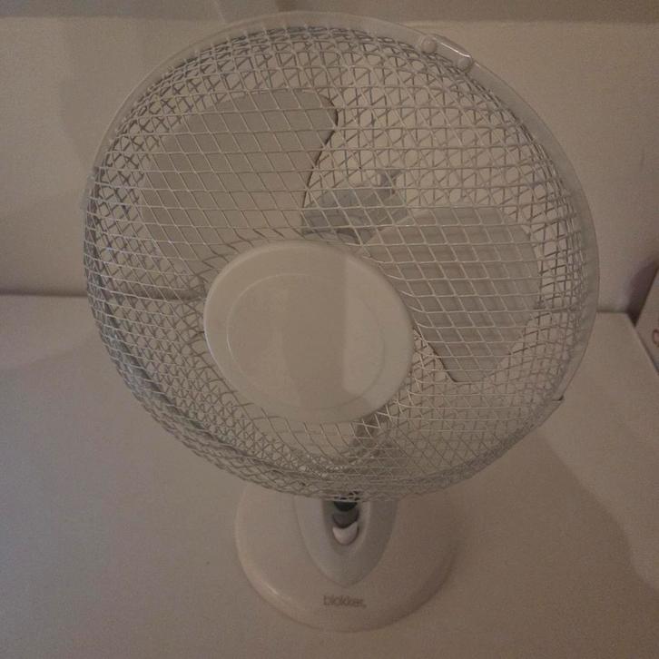 Blokker Tafelventilator - Compact en Efficiënt, Witgoed en Apparatuur, Ventilatoren, Zo goed als nieuw, Tafelventilator, Ophalen