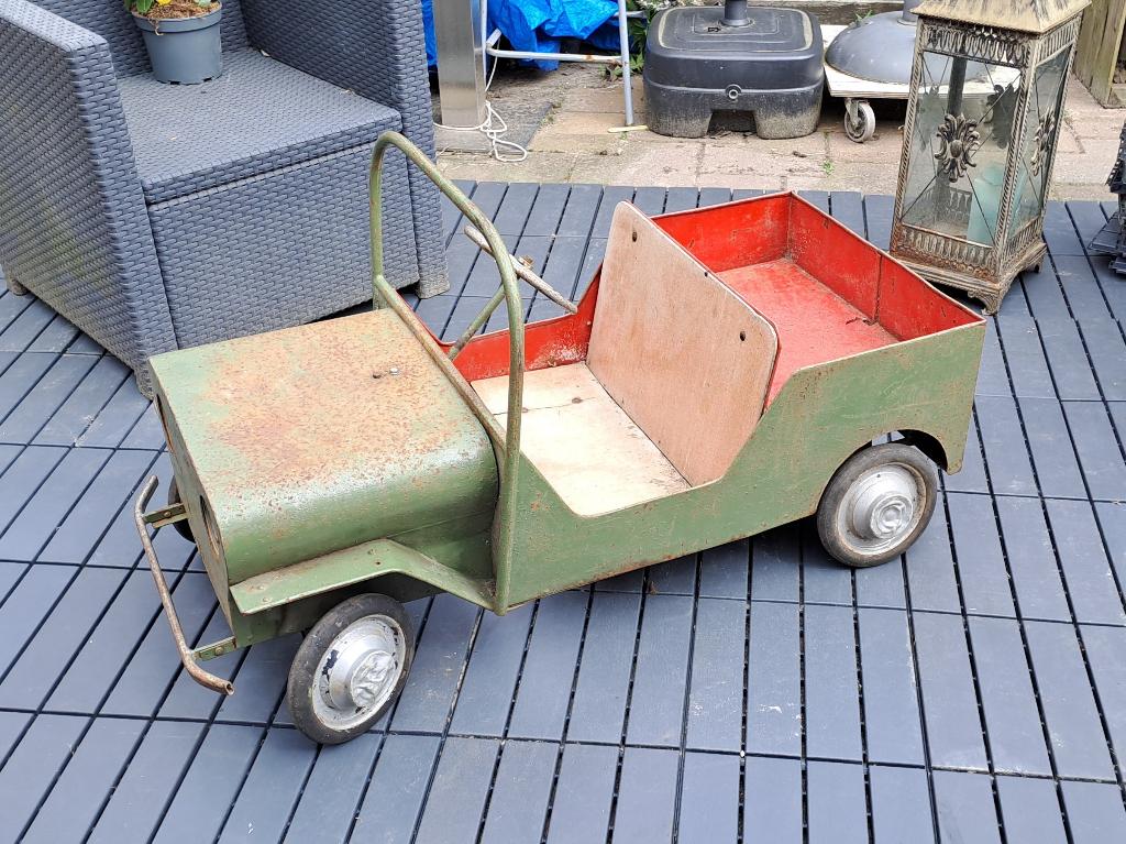 metalen oude trapauto, Ophalen