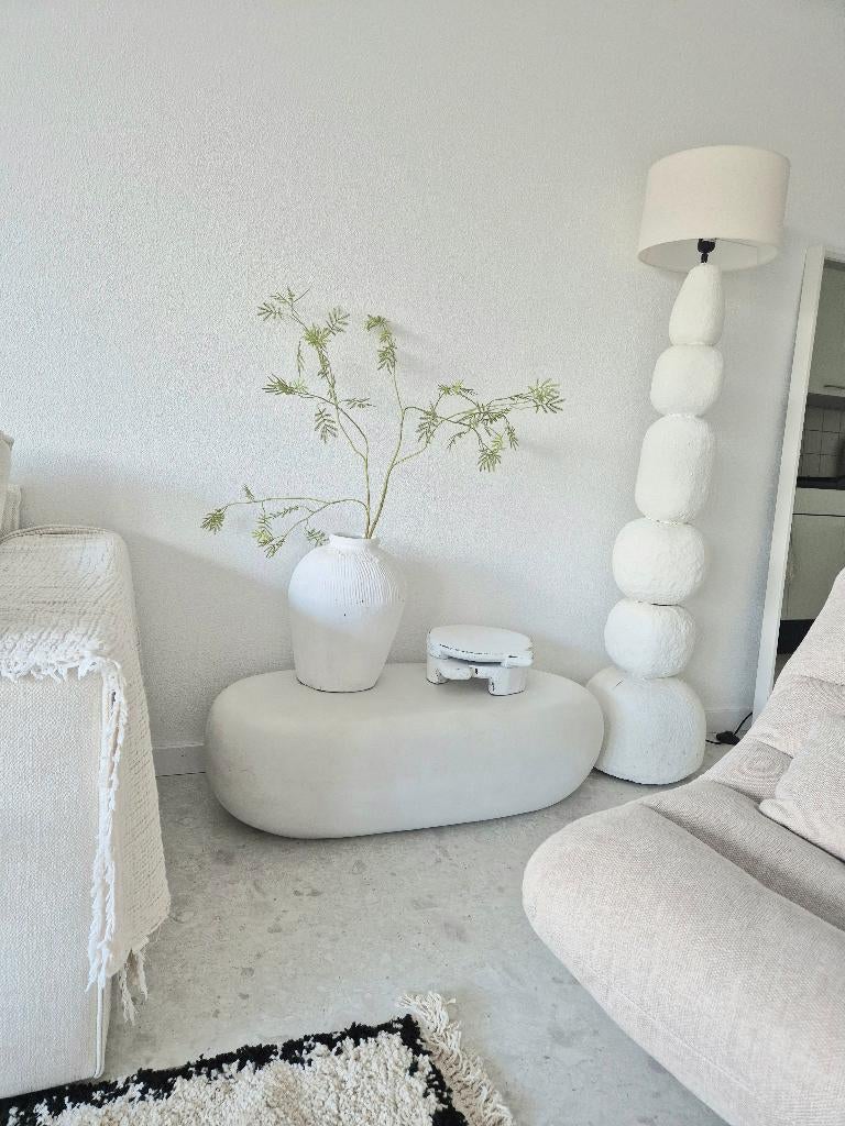 Organische Japandi beton ciré bijzettafel Loods 5 VT Wonen, Ophalen, Minder dan 45 cm, Loft Japandi Westwing betonlook Ibiza Boho