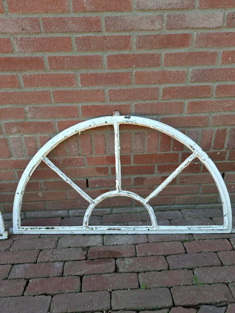Antieke staal raampjes, Gevelraam of Ruit, Gebruikt, Minder dan 80 cm, Minder dan 80 cm