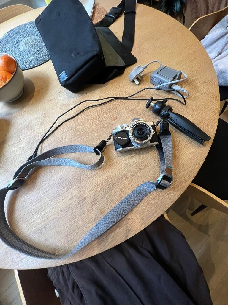 Olympus OM-D E-M10 Mark III systeemcamera in zilver/zwart, Spiegelreflex, Ophalen of Verzenden, Zo goed als nieuw, Olympus