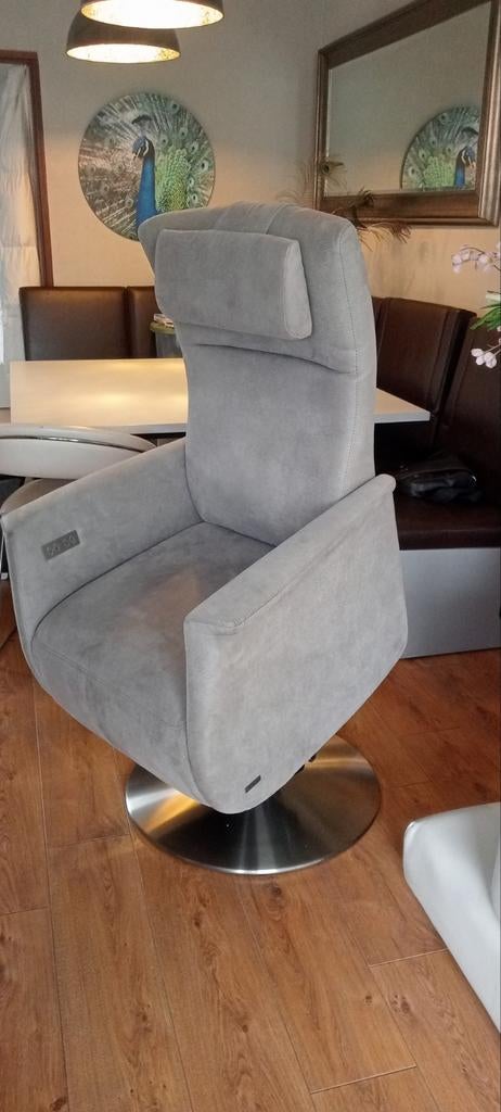 Prominent Toscana relax / sta op stoel met accu, Huis en Inrichting, Fauteuils, Ophalen, Zo goed als nieuw, Minder dan 75 cm, 50 tot 75 cm