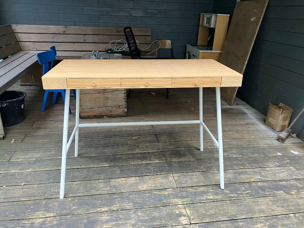IKEA Lillasen bureau, Huis en Inrichting, Bureaus, Ophalen, Demontabel, Gebruikt, Hout